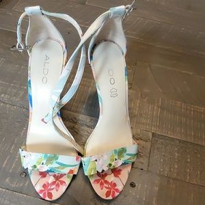 Floral print sandals